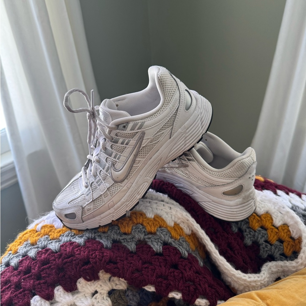 Nike P-6000 Women's White Athletic Sneakers Size 7 Youth 5 EU 37.5